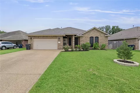 1108 Hopewell Ct, College Station, TX 77845