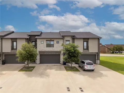 2911 Papa Bear Dr, College Station, TX 77845