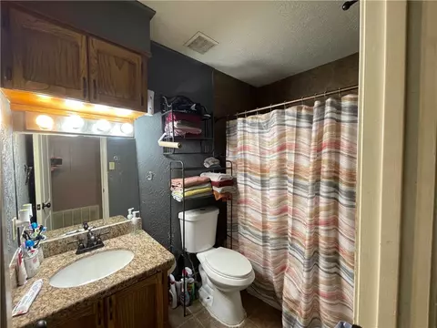 Bath - 2105 Kendall Way, Bryan, TX 77803 photo 1 of 2