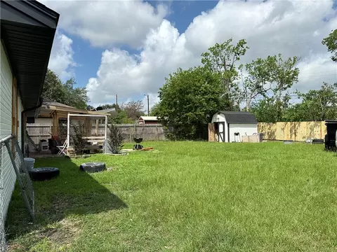 Exterior - 1906 Calvert Cir, Bryan, TX 77803 photo 3 of 3