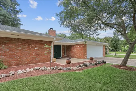 1212 Lancelot Cir, College Station, TX 77840