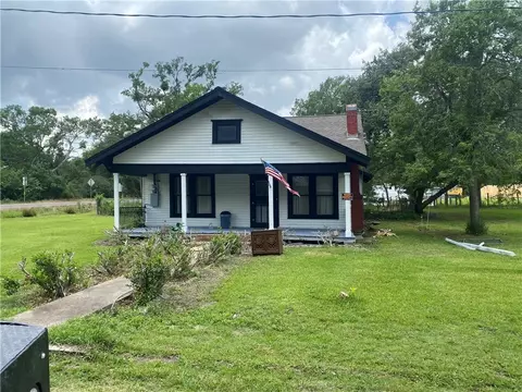 5225 Colorado St, Richards, TX 77873