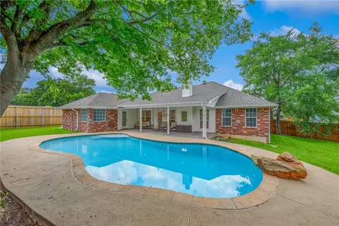 2308 Kuykendall Cir, Bryan, TX 77808
