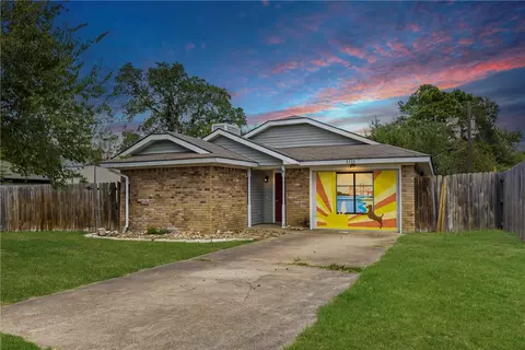 3111 Larkspur Cir, College Station, TX 77845