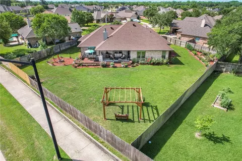 2915 Alba Ct, Bryan, TX 77808