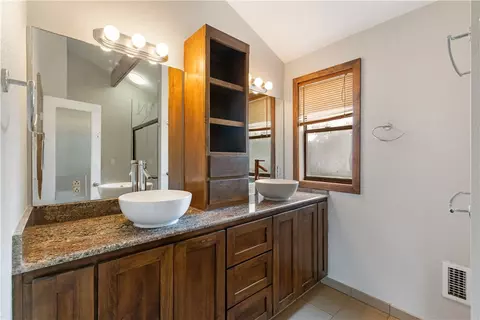 Bath - 3907 Nagle St N, Bryan, TX 77801 photo 1 of 5