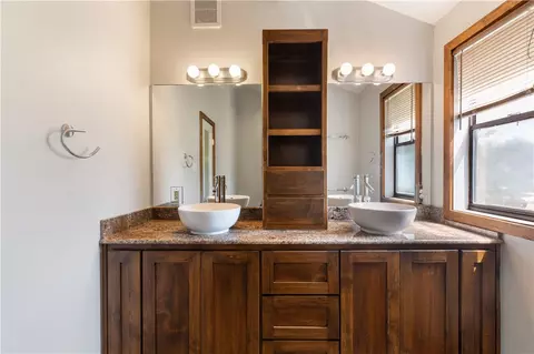 Bath - 3907 Nagle St N, Bryan, TX 77801 photo 2 of 5