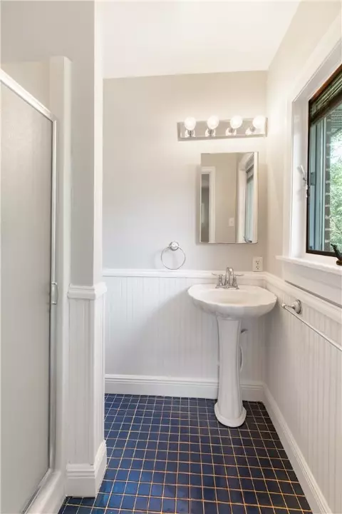 Bath - 3907 Nagle St N, Bryan, TX 77801 photo 4 of 5