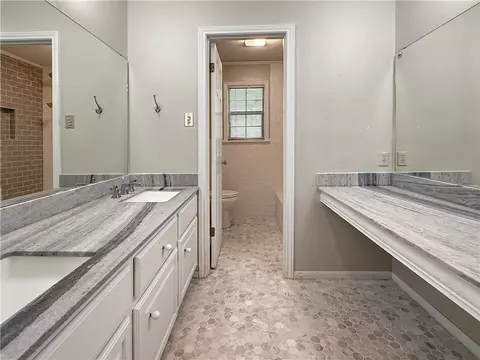 701 Roberta Ct, Bryan, TX 77802 photo 12