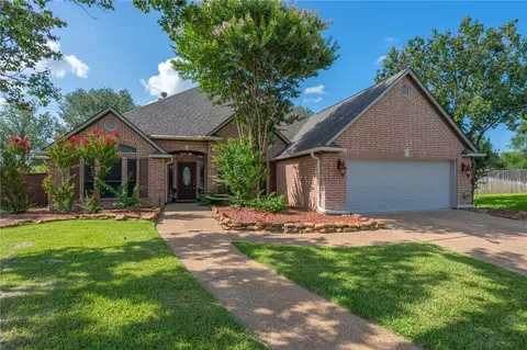 4600 Park Hollow Cir, Bryan, TX 77802
