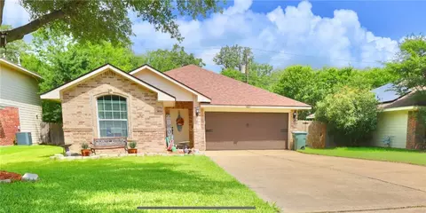 2401 Woodbend Dr, Bryan, TX 77803