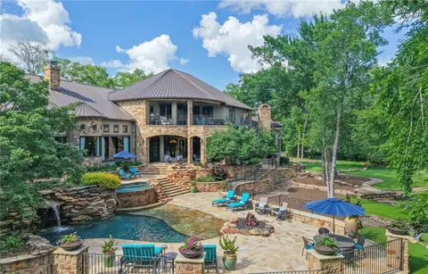 3323 Emory Oak Dr, Bryan, TX 77807