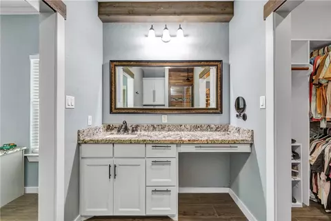 Bath - 2102 Cary Cir, Bryan, TX 77803 photo 1 of 4