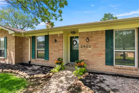 2401 Hillside Dr, Bryan, TX 77802 photo 3