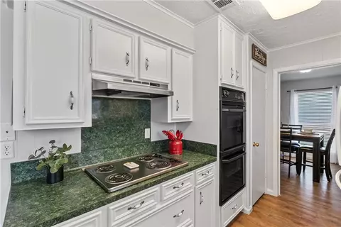 2401 Hillside Dr, Bryan, TX 77802 photo 12