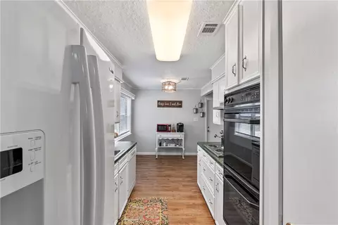 2401 Hillside Dr, Bryan, TX 77802 photo 10