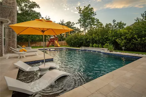 4903 Fallen Oak Cv, College Station, TX 77845
