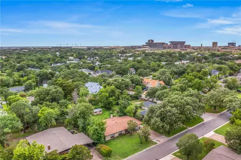 402 Timber St, College Station, TX 77840