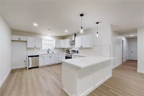 904 Dumas Dr, Bryan, TX 77803 photo 6