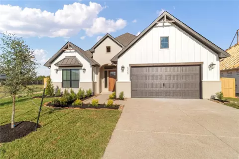 Exterior - 5009 Booth Falls Trl, Bryan, TX 77802 photo 3 of 4
