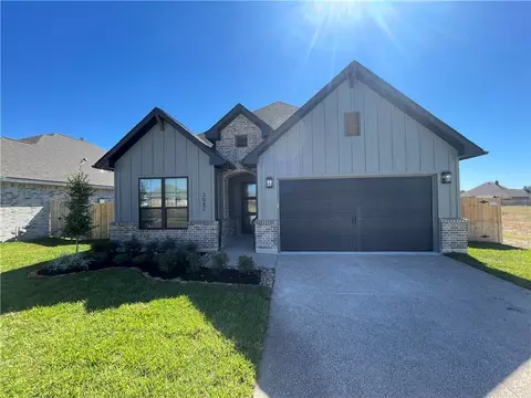 3042 Teller Dr, Bryan, TX 77808