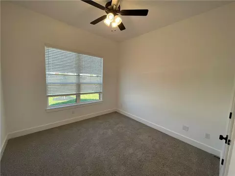 3042 Teller Dr, Bryan, TX 77808 photo 3