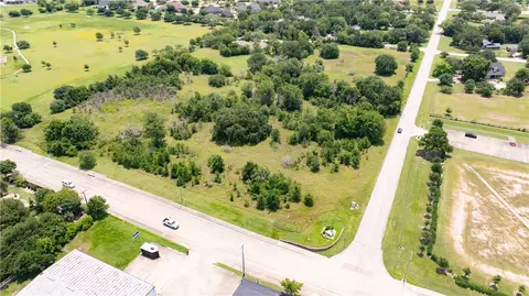 1201 Foxfire Dr, College Station, TX 77845