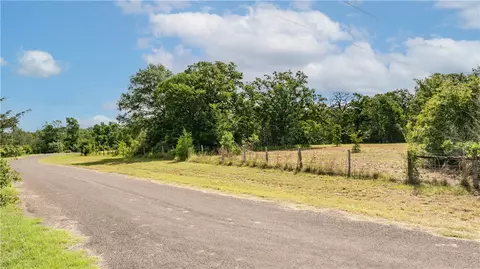 13423 Oak Dr, Iola, TX 77861 photo 5