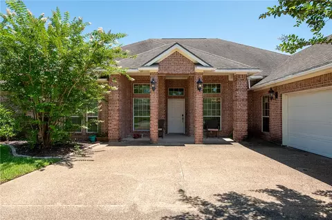 810 Plum Hollow Dr, College Station, TX 77845