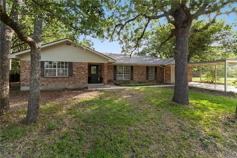 3910 Laura Ln, Bryan, TX 77803