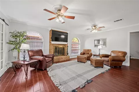 3007 Rustling Oaks Dr, Bryan, TX 77802 photo 3