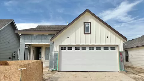 878 Kickapoo Ln, College Station, TX 77845
