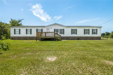 1481 Hendrix Ln, Madisonville, TX 77864