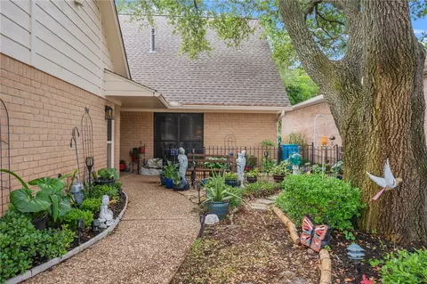 Exterior - 2806 Broadmoor Dr, Bryan, TX 77802 photo 1 of 4