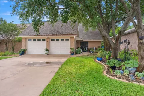 2806 Broadmoor Dr, Bryan, TX 77802