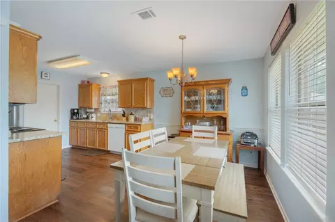 1904 Sharon Dr, Bryan, TX 77802 photo 5
