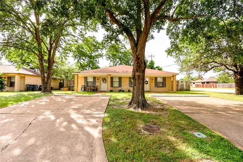 617 619 San Benito Ct, College Station, TX 77845