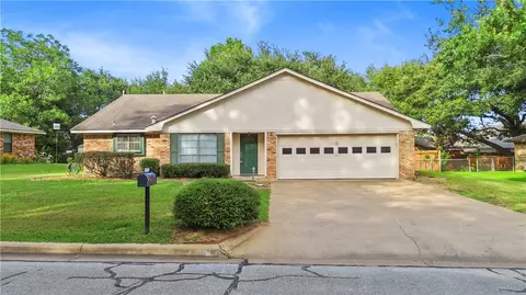 2201 Glenda Blvd, Brenham, TX 77833