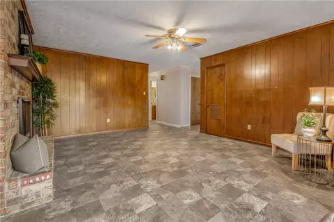3604 Holly Dr, Bryan, TX 77802 photo 7