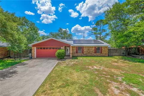3604 Holly Dr, Bryan, TX 77802