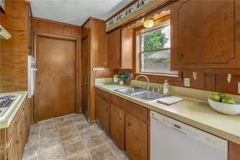 3604 Holly Dr, Bryan, TX 77802 photo 14