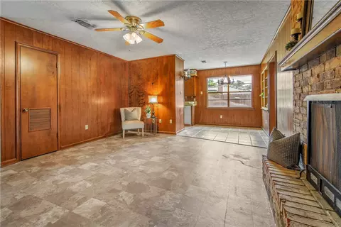3604 Holly Dr, Bryan, TX 77802 photo 8