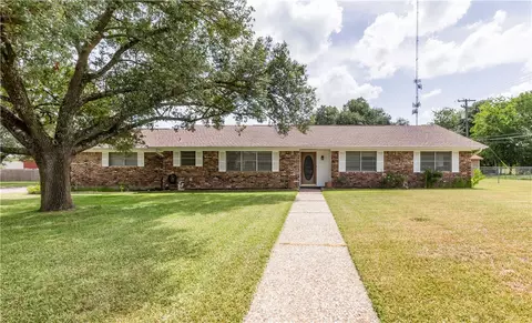3716 Tanglewood Dr, Bryan, TX 77802