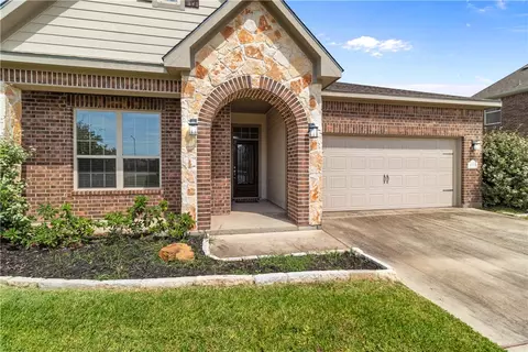 2905 Archer Dr, Bryan, TX 77808 photo 3