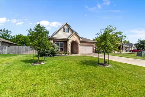 2905 Archer Dr, Bryan, TX 77808