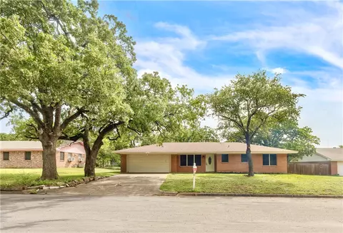 2605 Morris Ln, Bryan, TX 77802