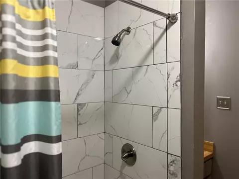 Bath - 1006 Boulevard St, Bryan, TX 77803 photo 3 of 4