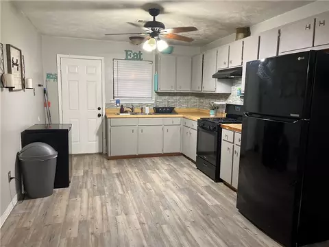 Kitchen - 1006 Boulevard St, Bryan, TX 77803 photo 2 of 6