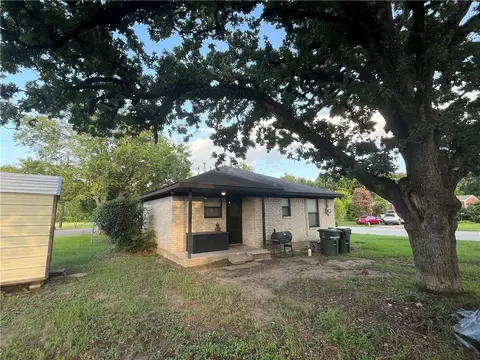 Exterior - 1006 Boulevard St, Bryan, TX 77803 photo 6 of 6