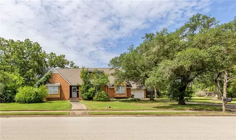 1502 Glade St, College Station, TX 77840